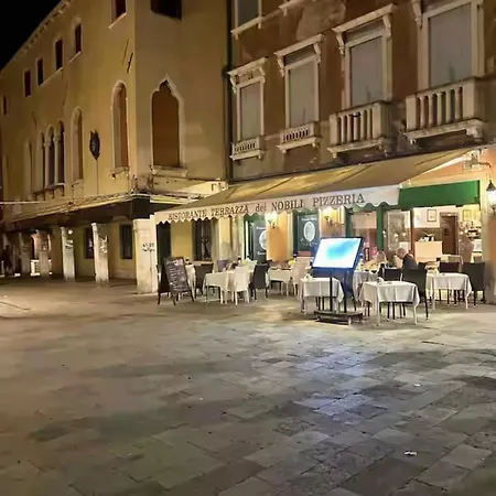 Con Vista Zattere Apartment *